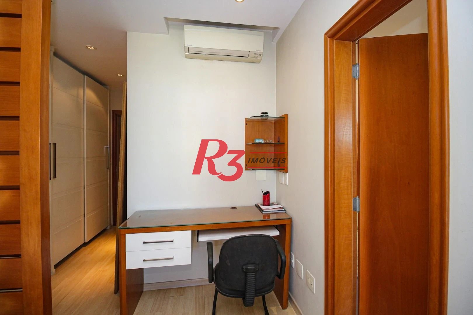 Apartamento com 3 dormitórios à venda, 232 m² por R$ 3.800.000,00 - Embaré - Santos/SP