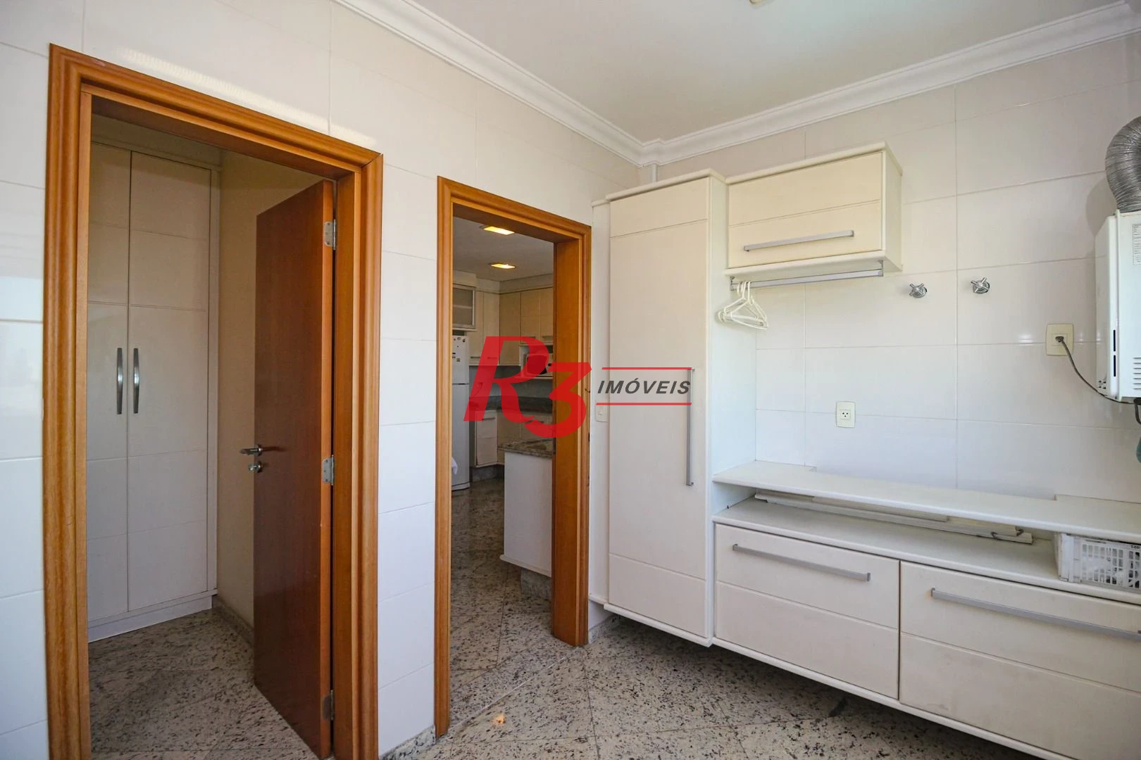 Apartamento com 3 dormitórios à venda, 232 m² por R$ 3.800.000,00 - Embaré - Santos/SP