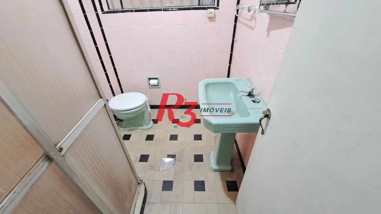 Apartamento com 2 dormitórios à venda, 60 m² por R$ 310.000,00 - Gonzaga - Santos/SP