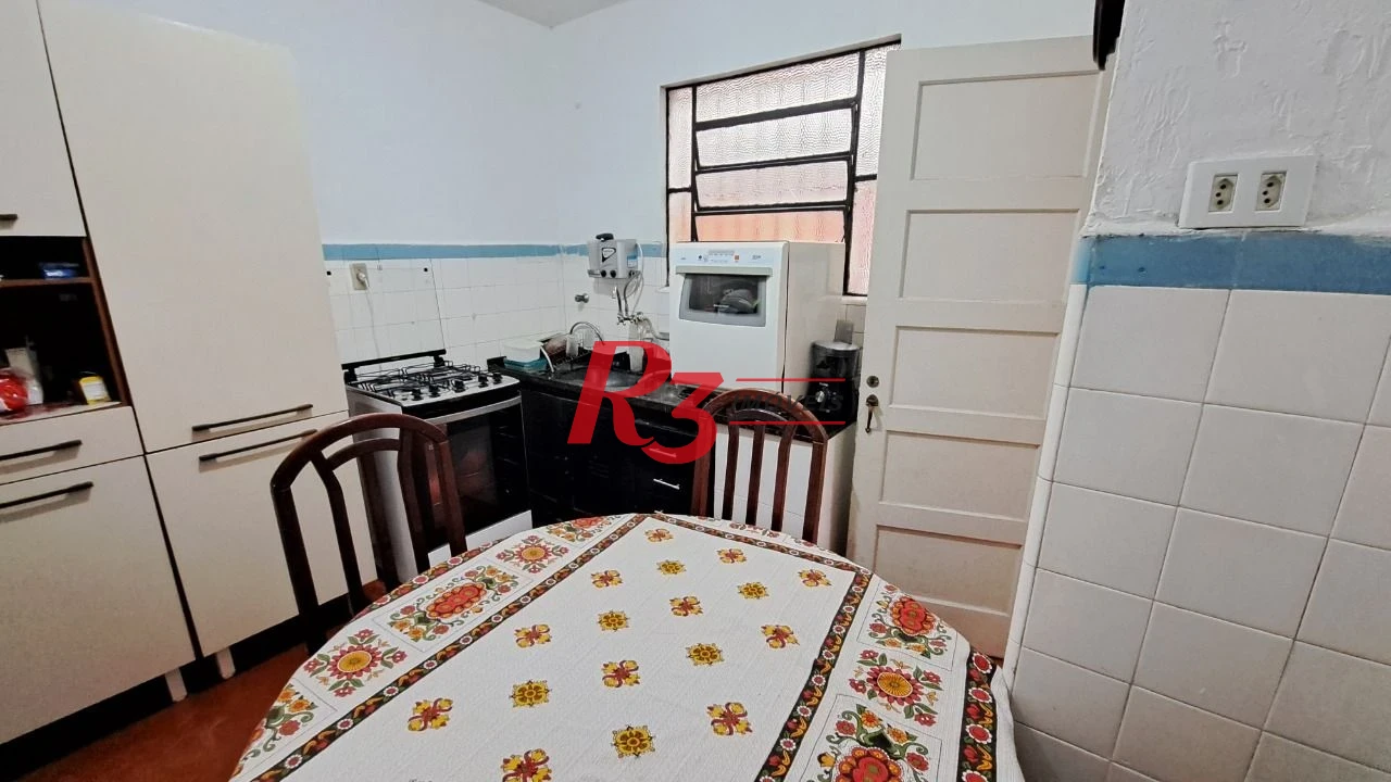 Apartamento com 2 dormitórios à venda, 60 m² por R$ 310.000,00 - Gonzaga - Santos/SP