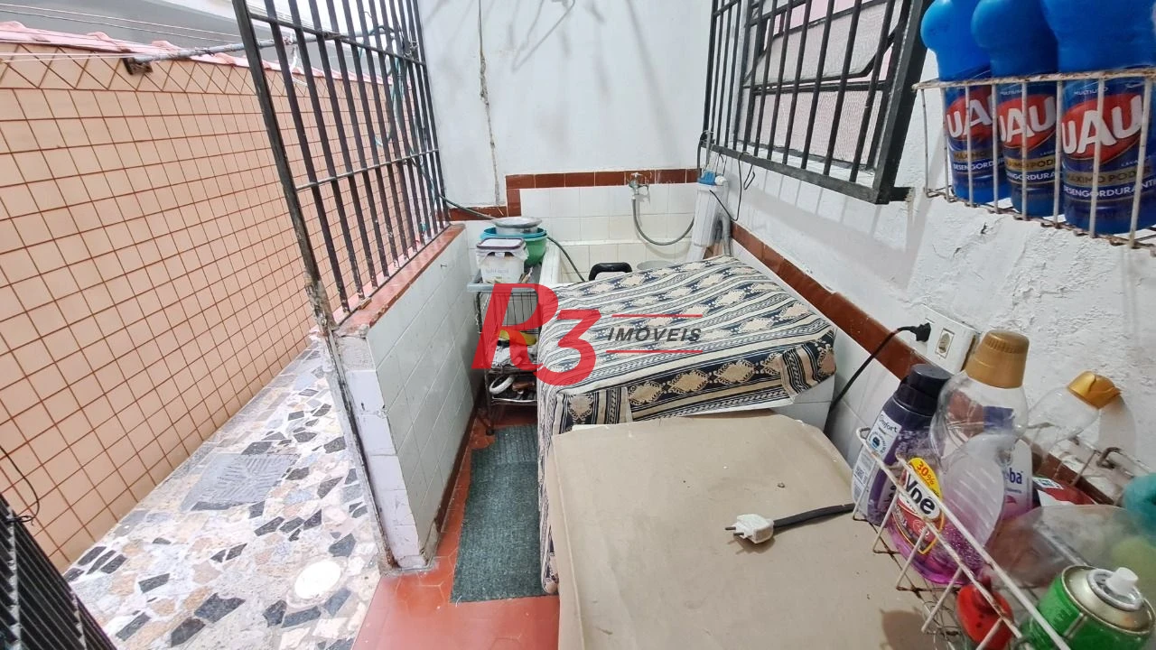 Apartamento com 2 dormitórios à venda, 60 m² por R$ 310.000,00 - Gonzaga - Santos/SP