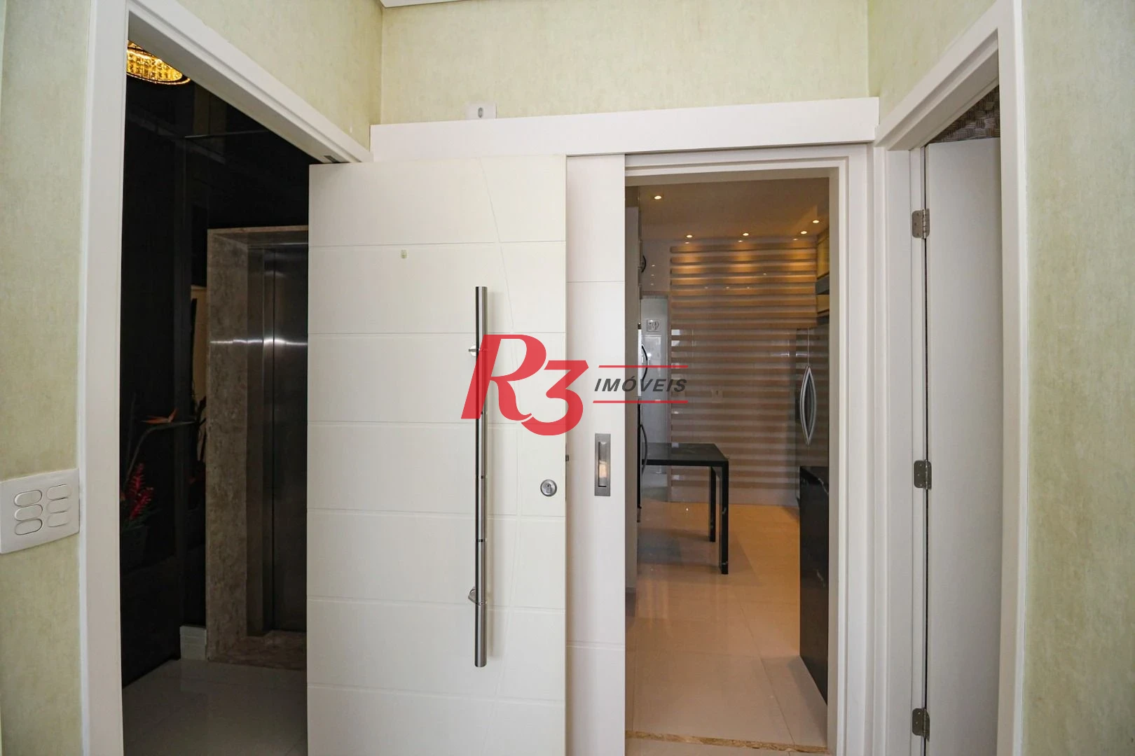 Apartamento com 3 dormitórios à venda, 131 m² por R$ 1.840.000,00 - Boqueirão - Santos/SP