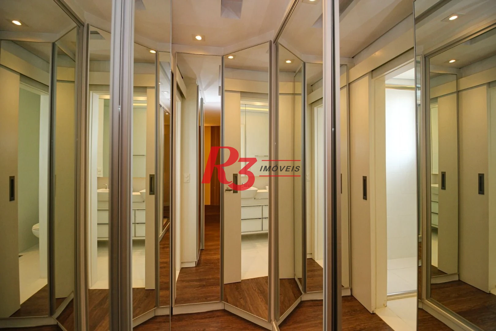 Apartamento com 3 dormitórios à venda, 131 m² por R$ 1.840.000,00 - Boqueirão - Santos/SP