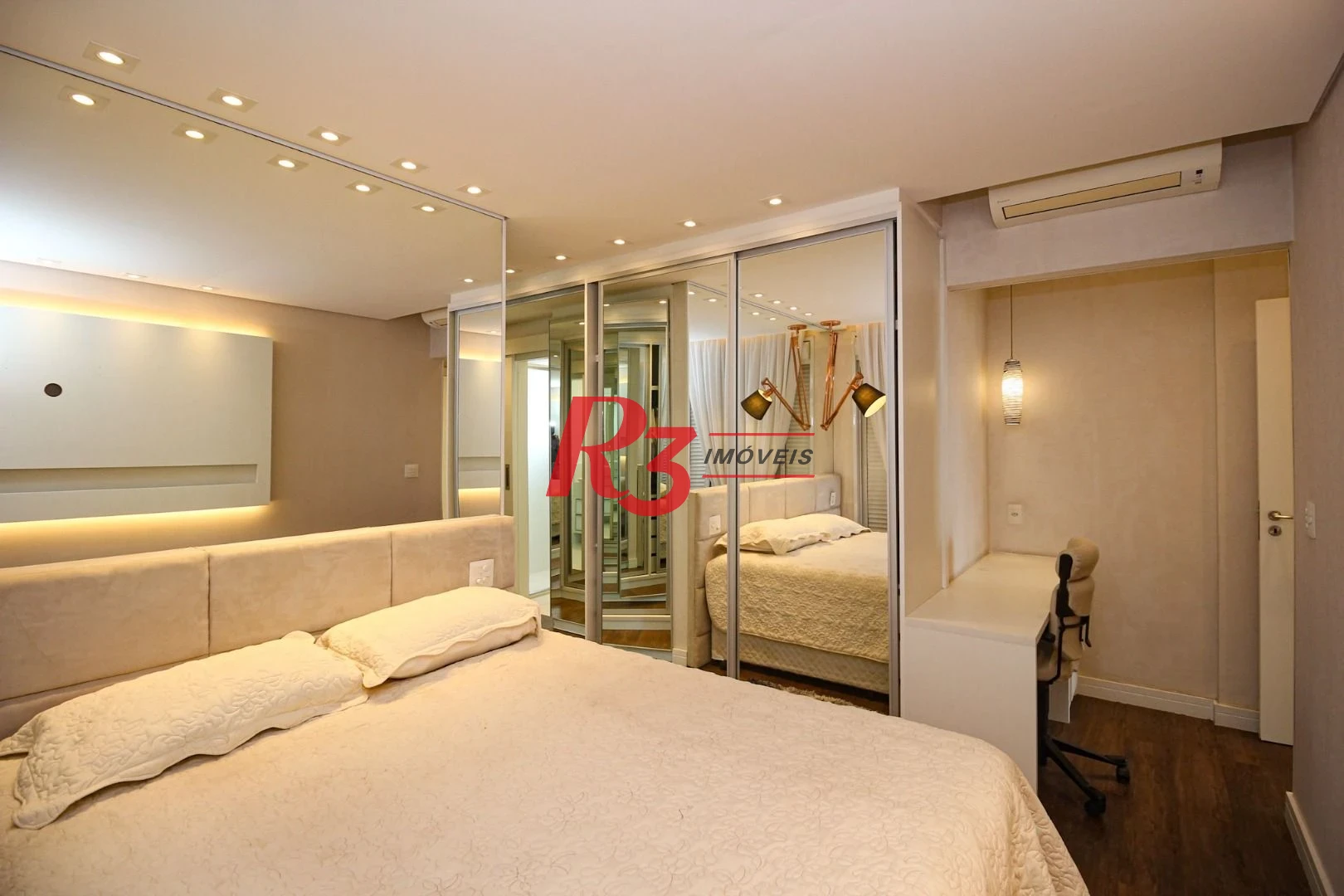 Apartamento com 3 dormitórios à venda, 131 m² por R$ 1.840.000,00 - Boqueirão - Santos/SP