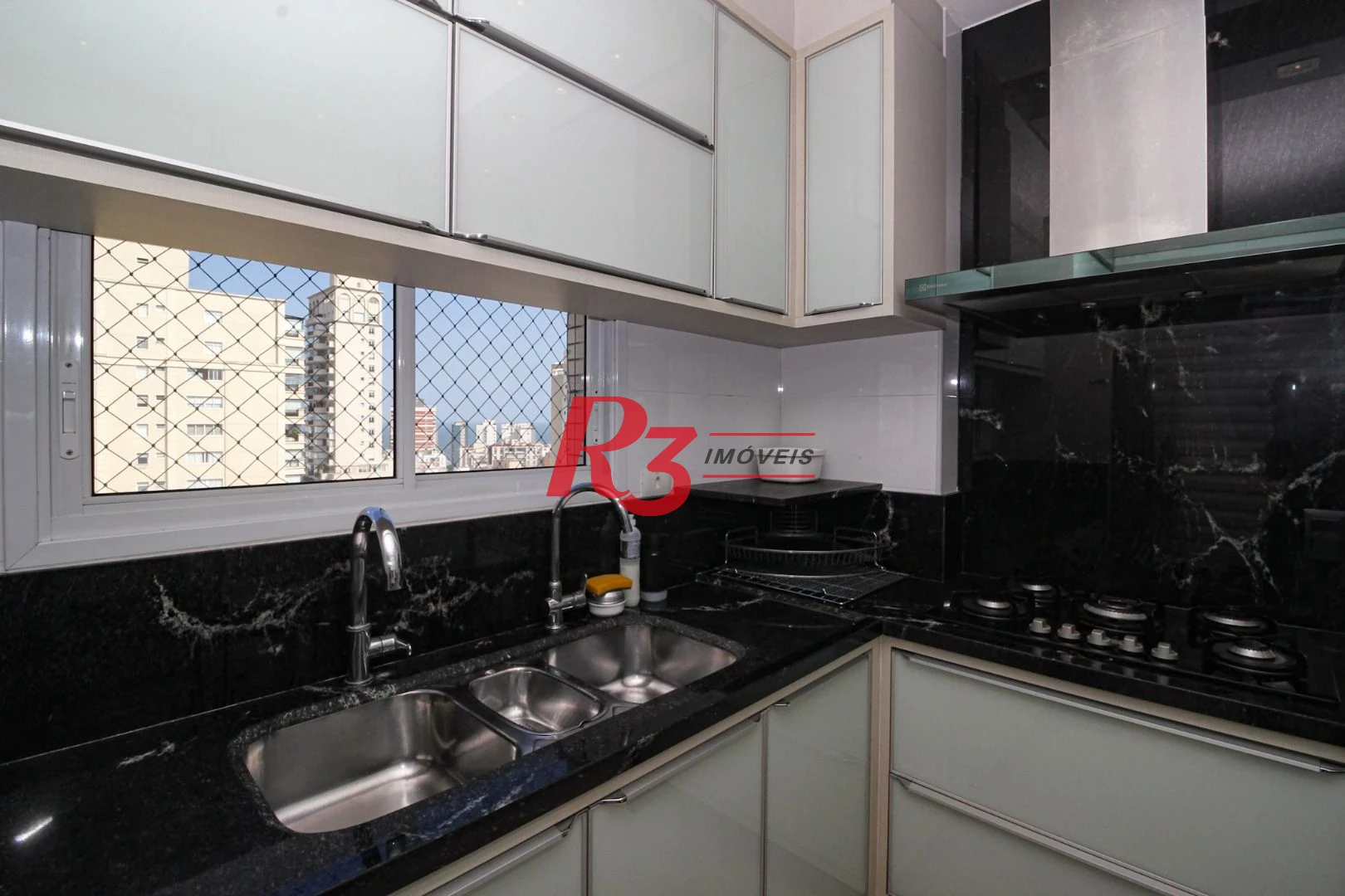 Apartamento com 3 dormitórios à venda, 131 m² por R$ 1.840.000,00 - Boqueirão - Santos/SP