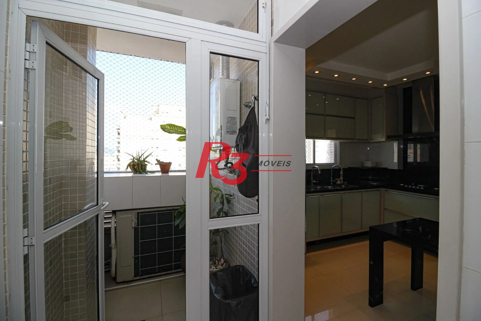 Apartamento com 3 dormitórios à venda, 131 m² por R$ 1.840.000,00 - Boqueirão - Santos/SP