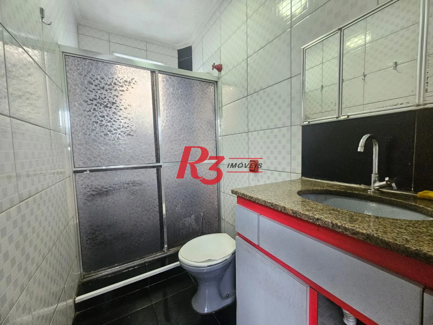 Apartamento com 2 dormitórios à venda, 72 m² por R$ 325.000,00 - Macuco - Santos/SP