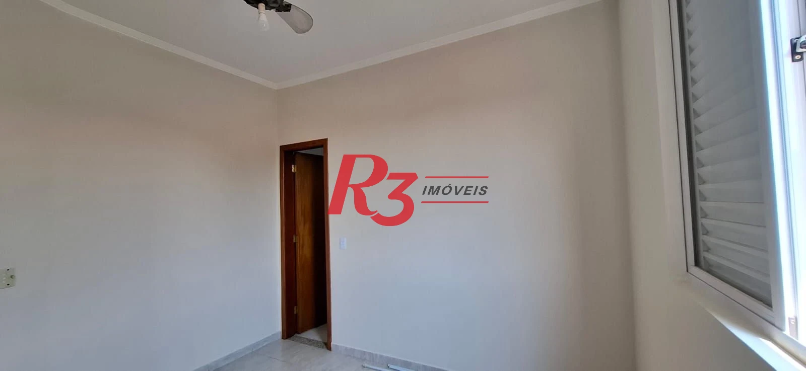 Casa  Sobreposta Alta com 3 dormitórios à venda, 95 m² por R$ 900.000 - Estuário - Santos/SP