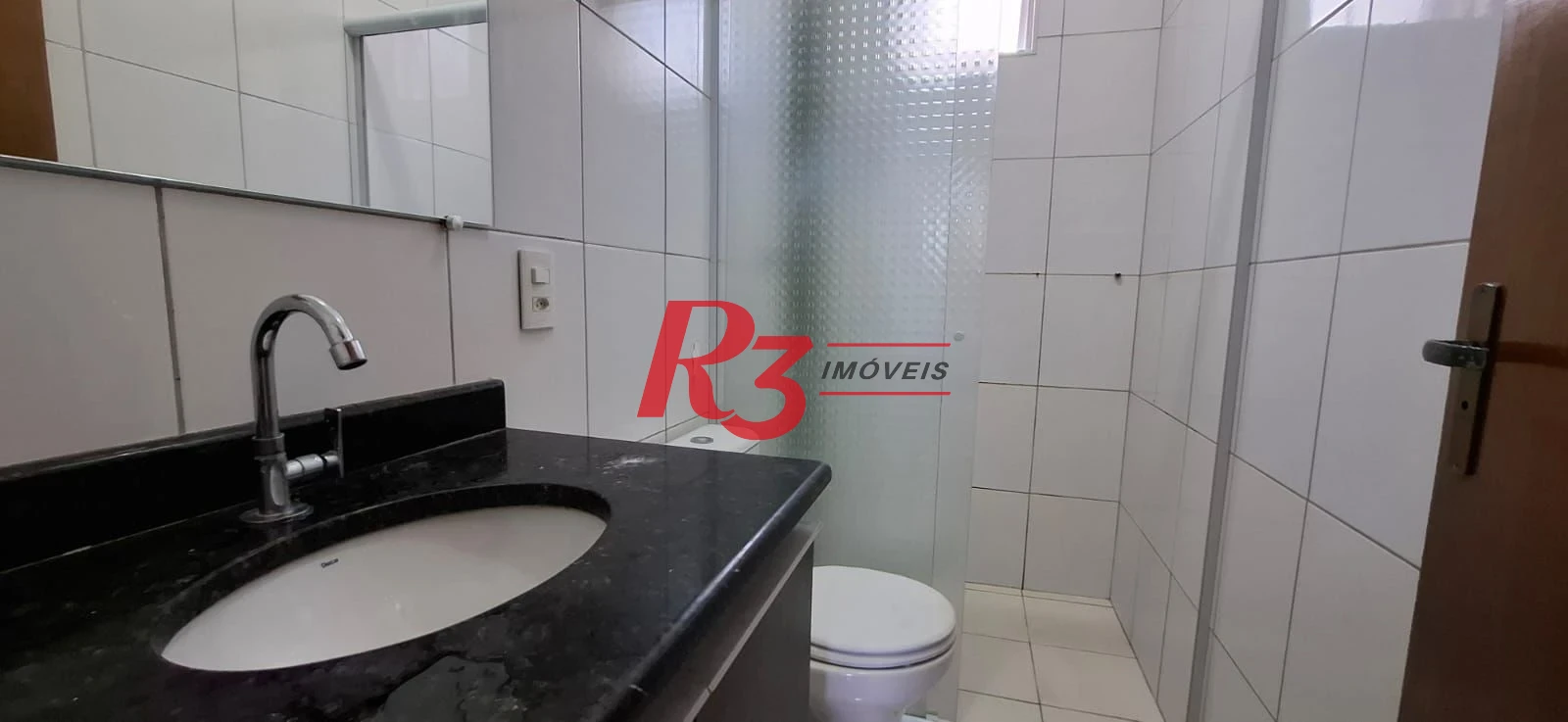 Casa  Sobreposta Alta com 3 dormitórios à venda, 95 m² por R$ 900.000 - Estuário - Santos/SP