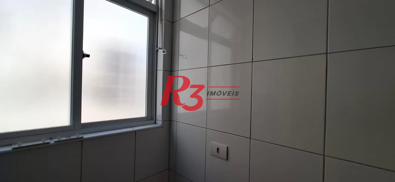Casa  Sobreposta Alta com 3 dormitórios à venda, 95 m² por R$ 900.000 - Estuário - Santos/SP