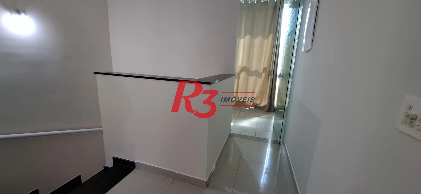 Casa  Sobreposta Alta com 3 dormitórios à venda, 95 m² por R$ 900.000 - Estuário - Santos/SP