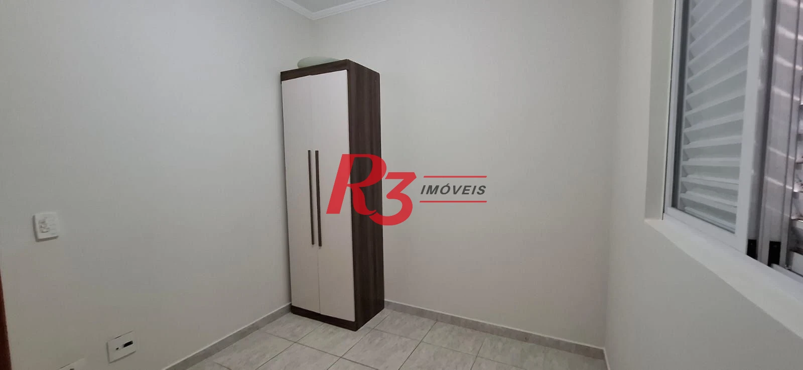 Casa  Sobreposta Alta com 3 dormitórios à venda, 95 m² por R$ 900.000 - Estuário - Santos/SP
