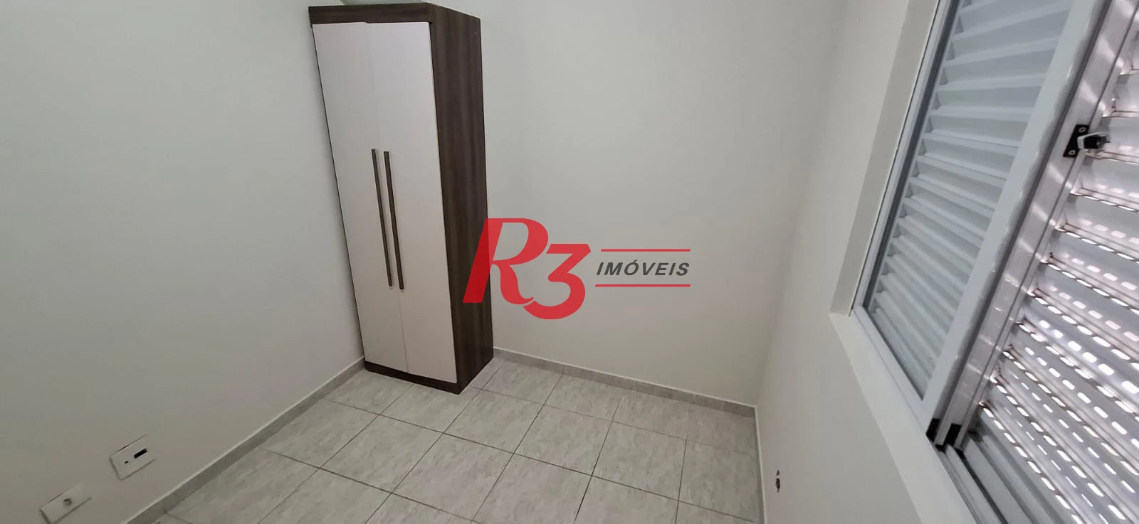 Casa  Sobreposta Alta com 3 dormitórios à venda, 95 m² por R$ 900.000 - Estuário - Santos/SP