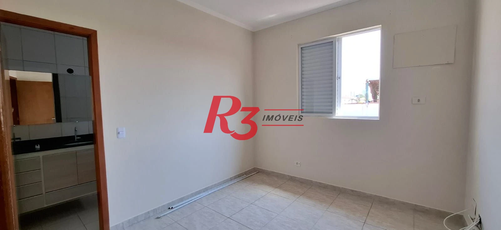 Casa  Sobreposta Alta com 3 dormitórios à venda, 95 m² por R$ 900.000 - Estuário - Santos/SP