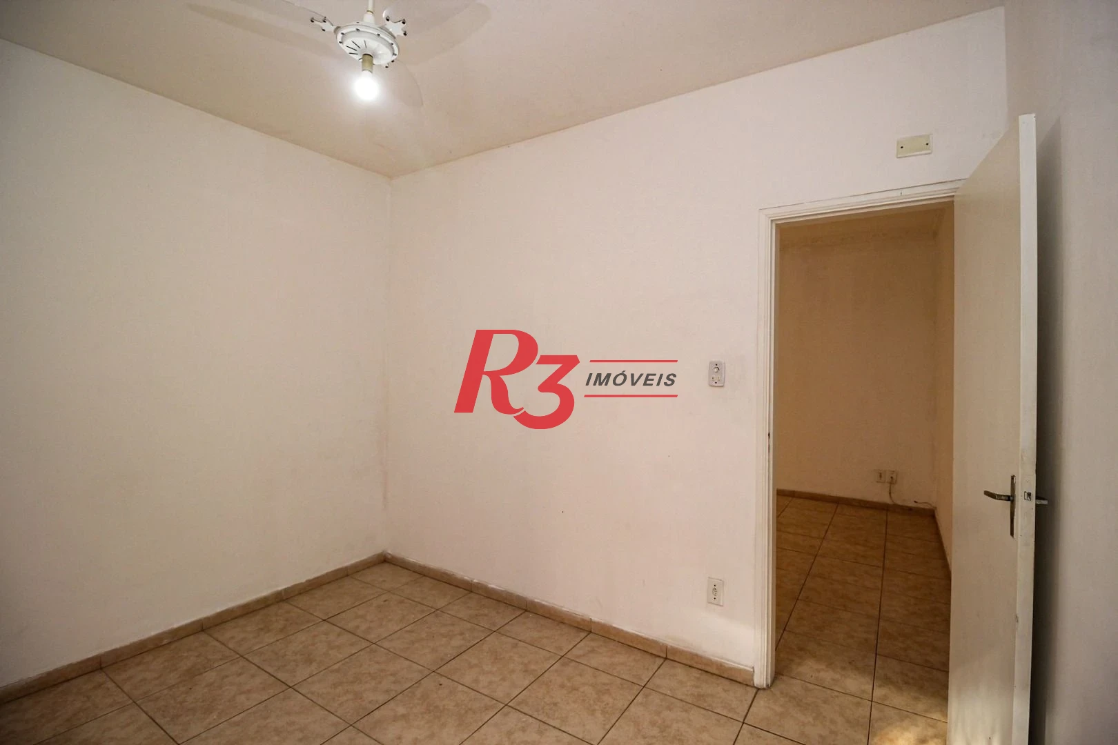 Apartamento com 2 quartos à venda, 72 m² por R$ 320.000 - Marapé - Santos/SP