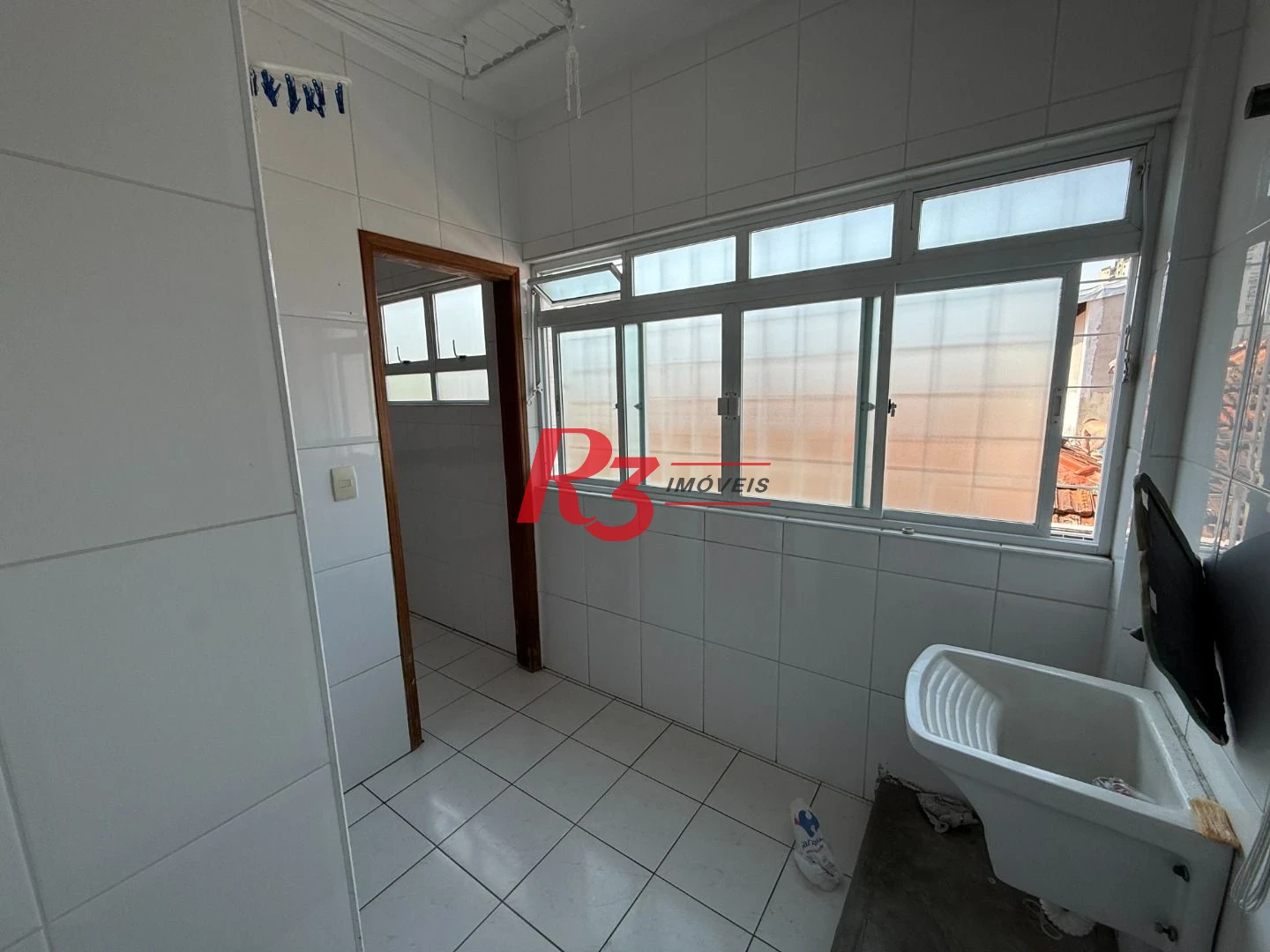 Casa com 3 dormitórios à venda, 126 m² por R$ 800.000,00 - Marapé - Santos/SP