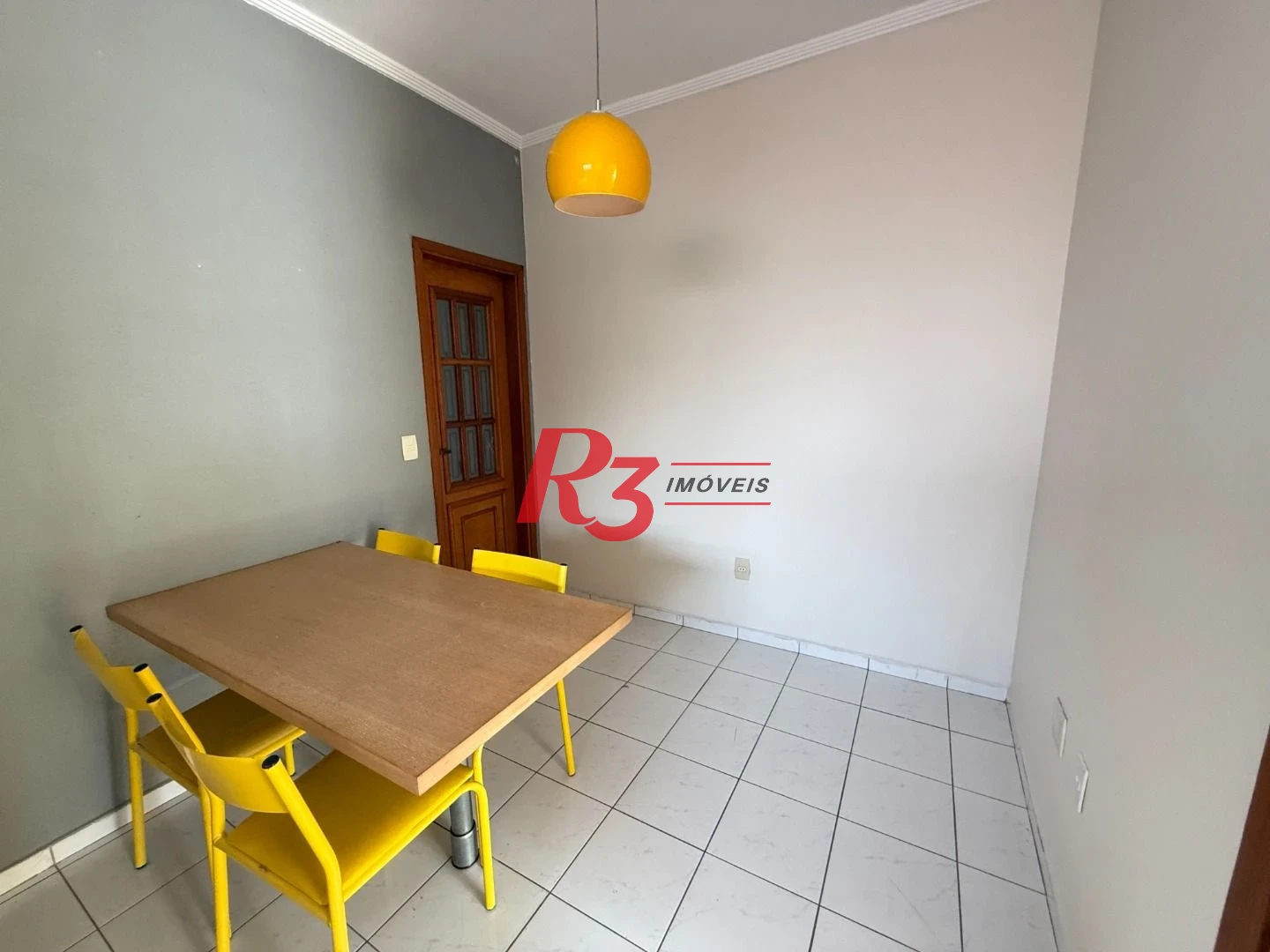 Casa com 3 dormitórios à venda, 126 m² por R$ 800.000,00 - Marapé - Santos/SP