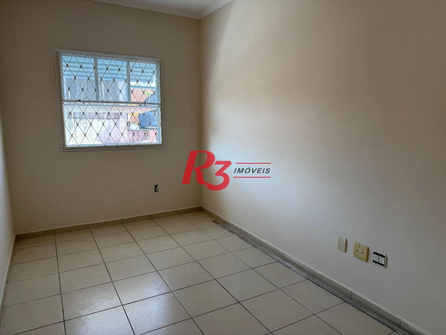 Casa com 3 dormitórios à venda, 126 m² por R$ 800.000,00 - Marapé - Santos/SP
