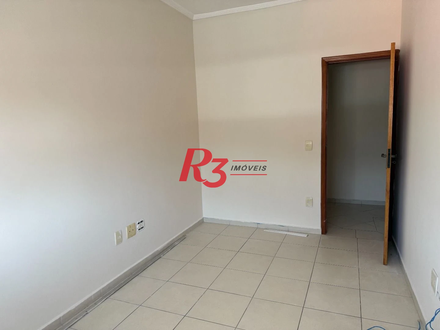 Casa com 3 dormitórios à venda, 126 m² por R$ 800.000,00 - Marapé - Santos/SP