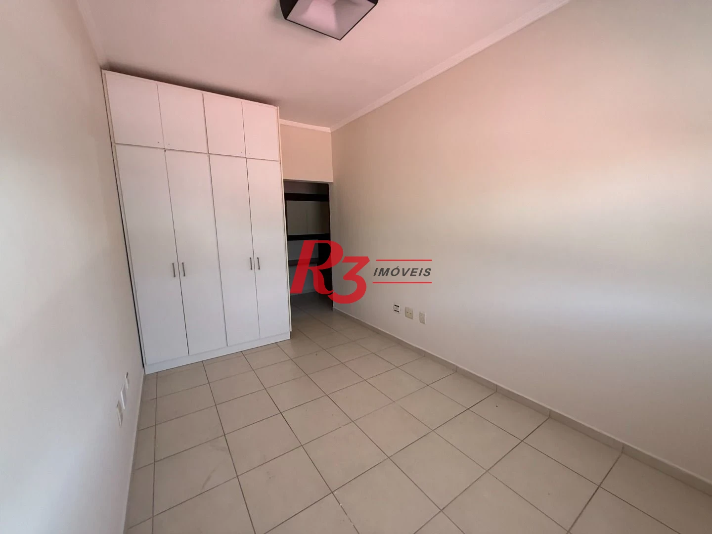 Casa com 3 dormitórios à venda, 126 m² por R$ 800.000,00 - Marapé - Santos/SP