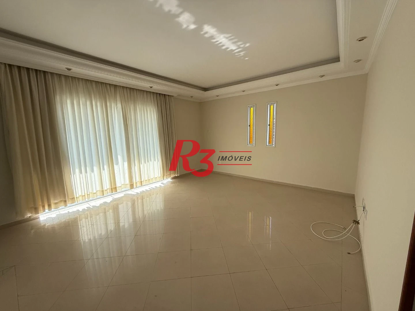 Casa com 3 dormitórios à venda, 126 m² por R$ 800.000,00 - Marapé - Santos/SP