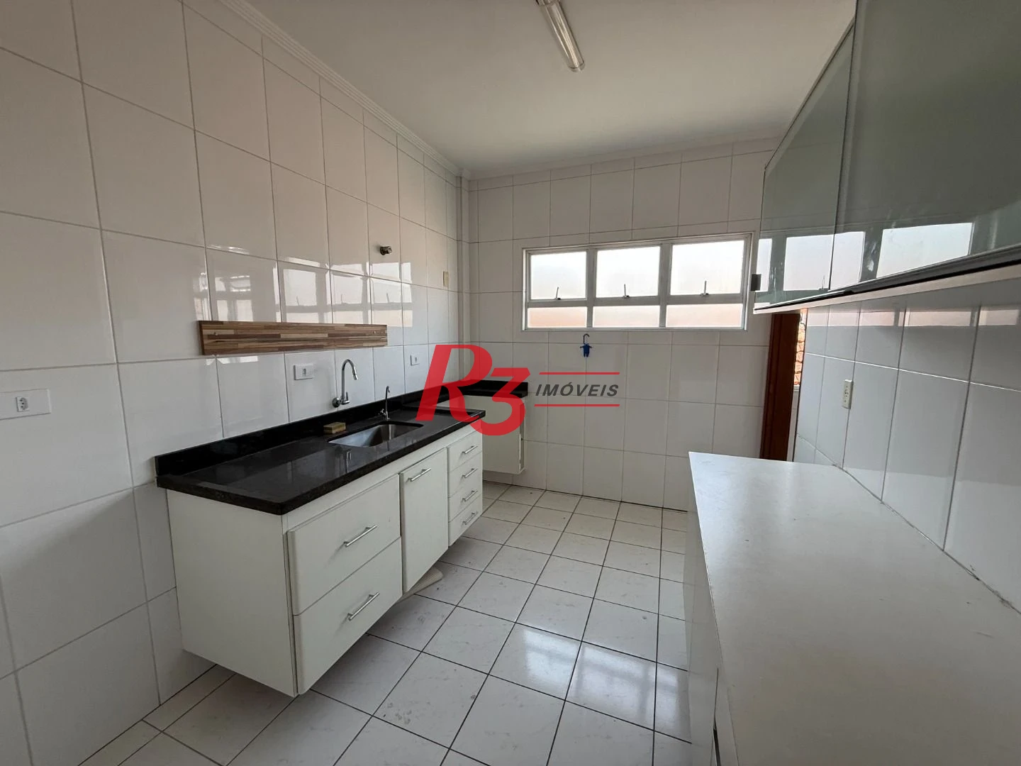 Casa com 3 dormitórios à venda, 126 m² por R$ 800.000,00 - Marapé - Santos/SP
