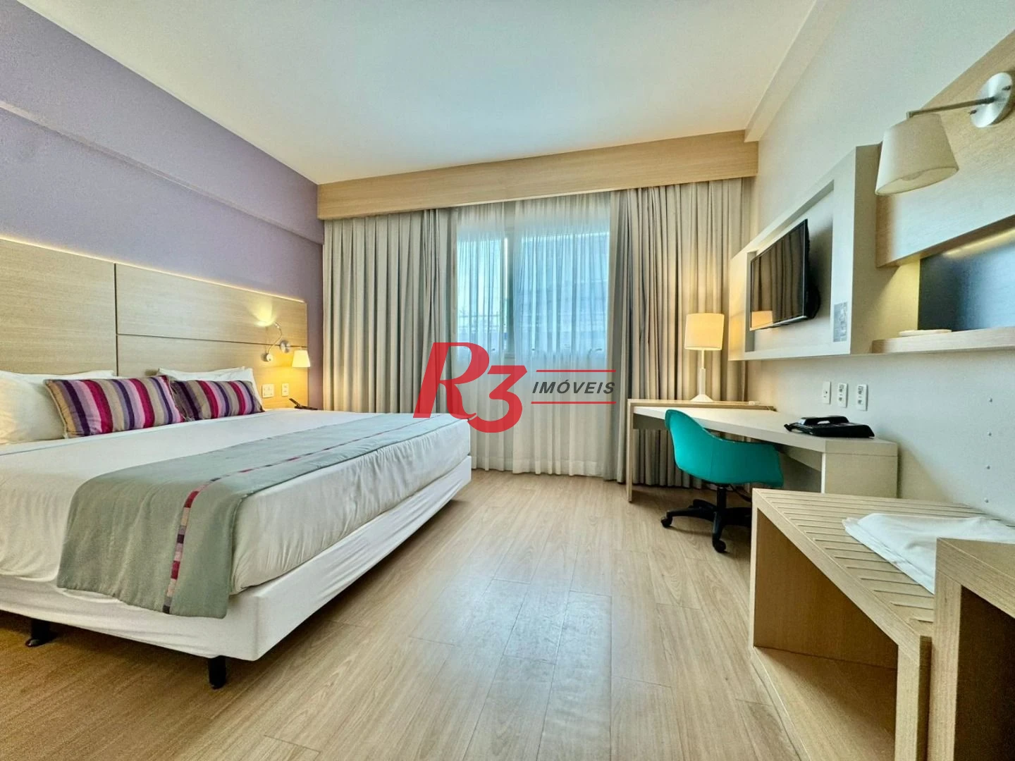 Apartamento com 1 dormitório à venda, 25 m², na quadra da praia, por R$ 390.000 - Gonzaga - Santos/SP