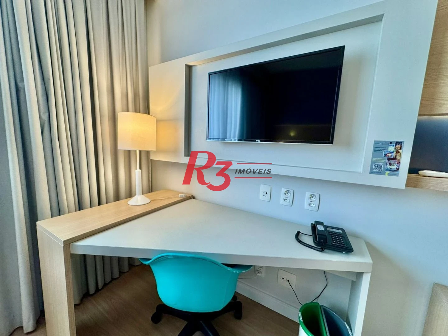 Apartamento com 1 dormitório à venda, 25 m², na quadra da praia, por R$ 390.000 - Gonzaga - Santos/SP