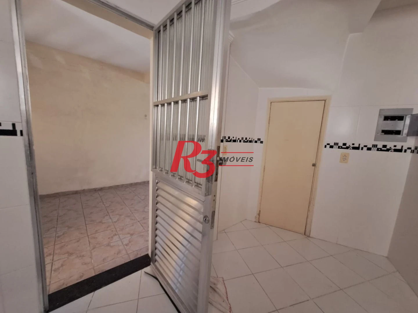 Sobrado com 3 dormitórios à venda, 146 m² por R$ 380.000,00 - Vila Cascatinha - São Vicente/SP