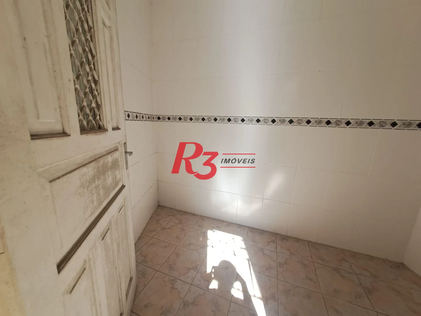Sobrado com 3 dormitórios à venda, 146 m² por R$ 380.000,00 - Vila Cascatinha - São Vicente/SP