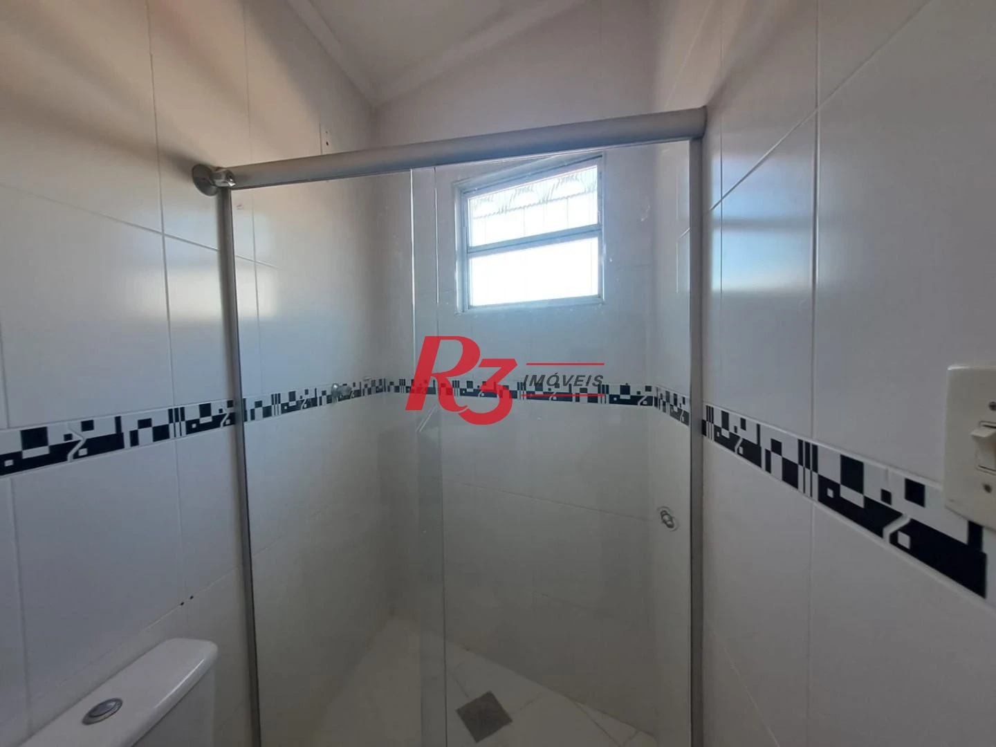 Sobrado com 3 dormitórios à venda, 146 m² por R$ 380.000,00 - Vila Cascatinha - São Vicente/SP