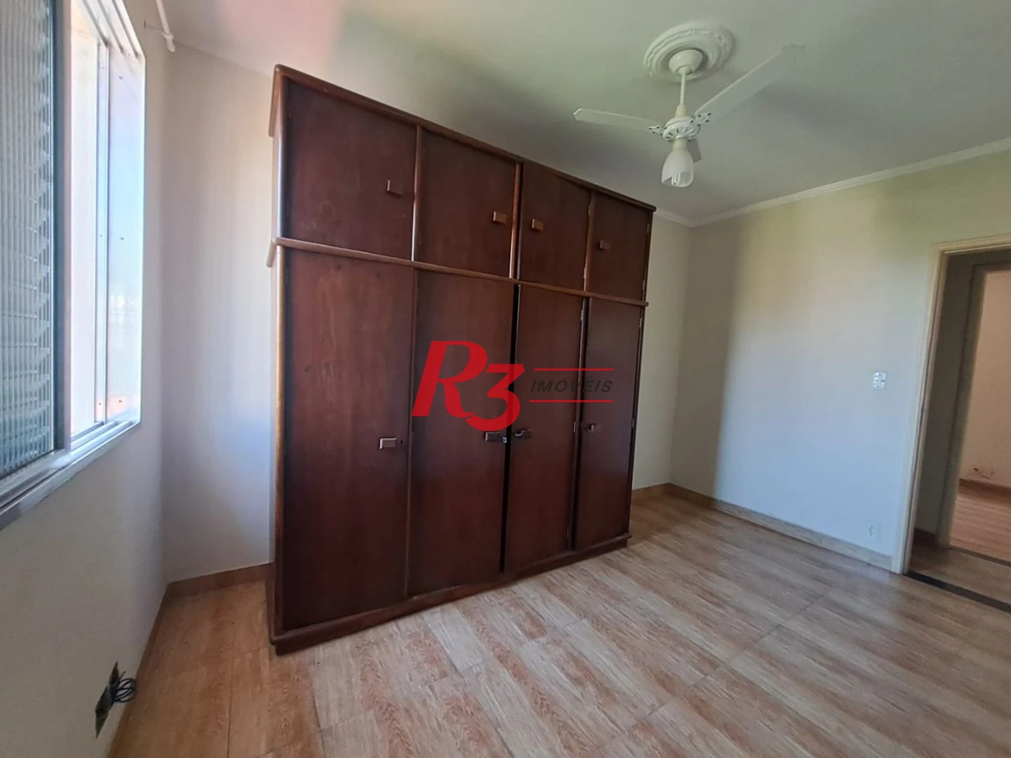 Sobrado com 3 dormitórios à venda, 146 m² por R$ 380.000,00 - Vila Cascatinha - São Vicente/SP