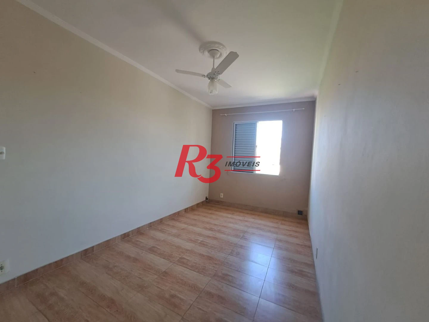 Sobrado com 3 dormitórios à venda, 146 m² por R$ 380.000,00 - Vila Cascatinha - São Vicente/SP