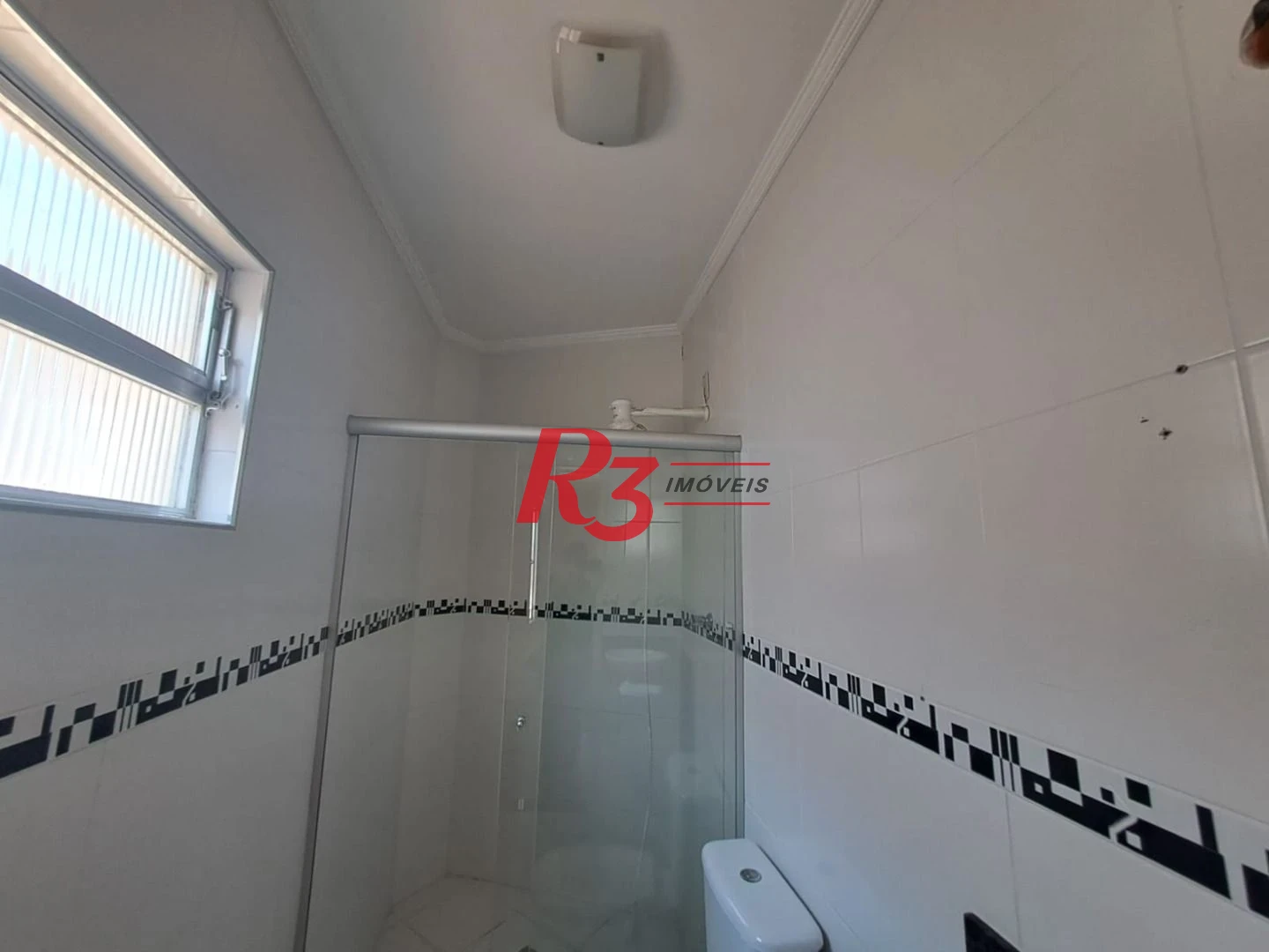 Sobrado com 3 dormitórios à venda, 146 m² por R$ 380.000,00 - Vila Cascatinha - São Vicente/SP
