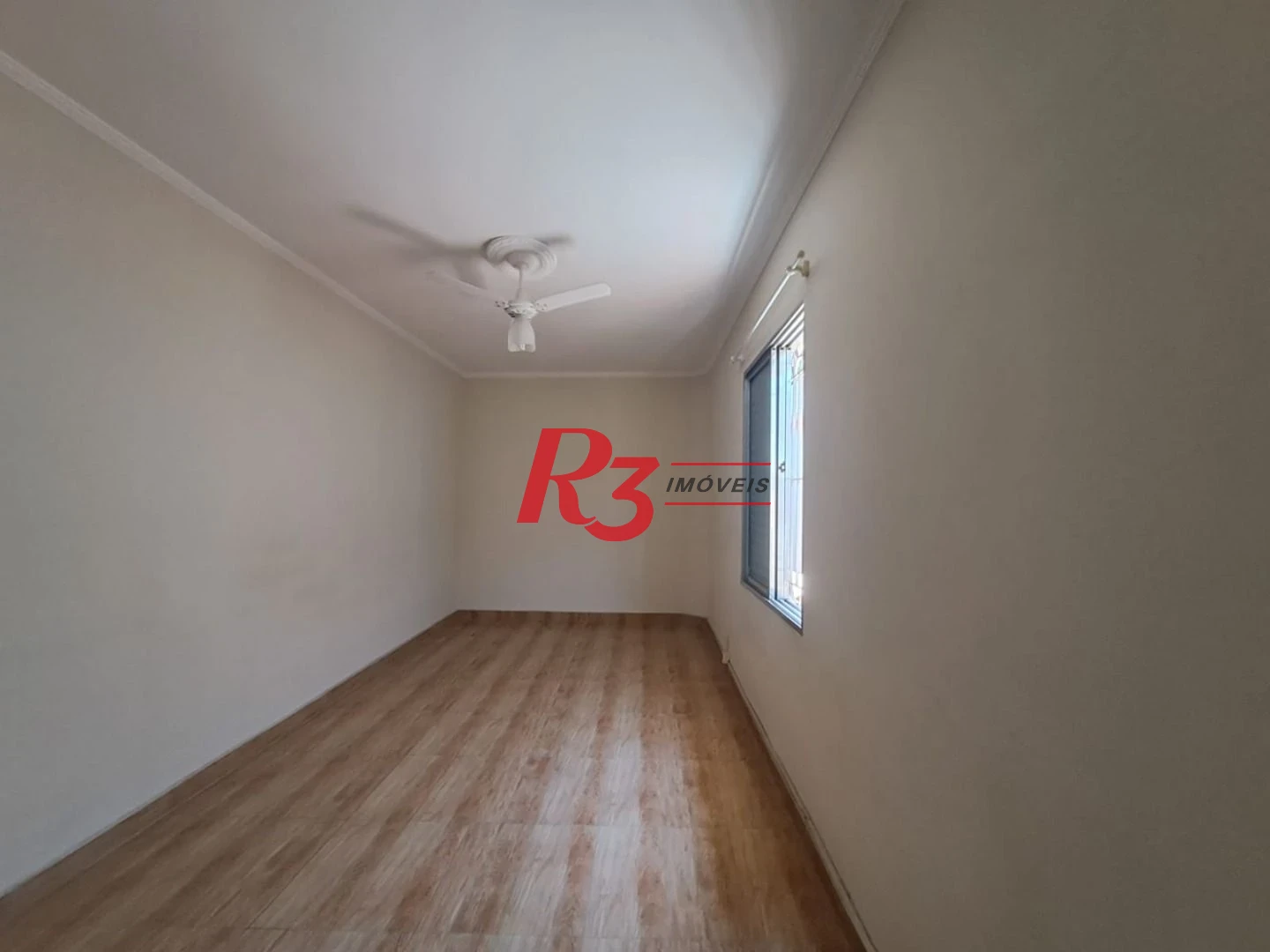 Sobrado com 3 dormitórios à venda, 146 m² por R$ 380.000,00 - Vila Cascatinha - São Vicente/SP