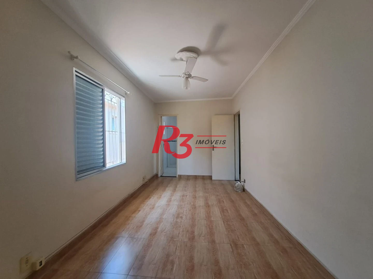 Sobrado com 3 dormitórios à venda, 146 m² por R$ 380.000,00 - Vila Cascatinha - São Vicente/SP