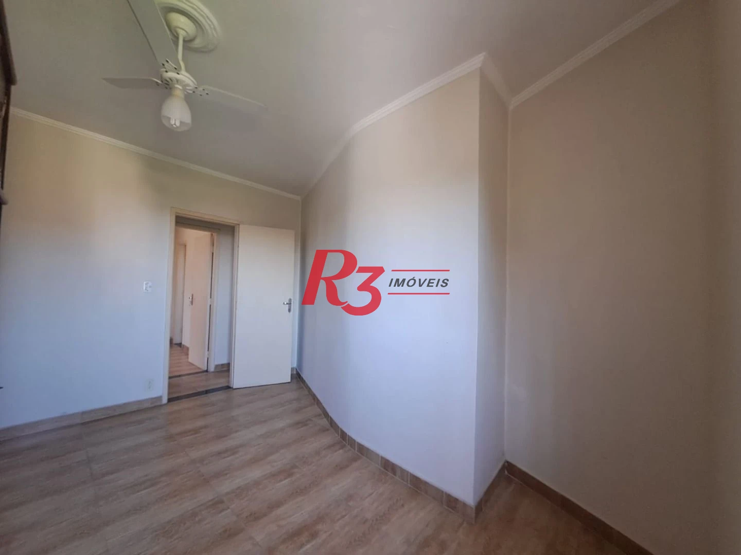 Sobrado com 3 dormitórios à venda, 146 m² por R$ 380.000,00 - Vila Cascatinha - São Vicente/SP