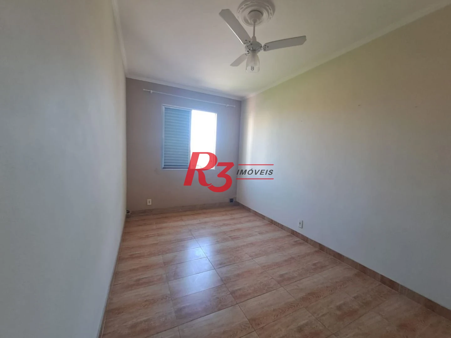 Sobrado com 3 dormitórios à venda, 146 m² por R$ 380.000,00 - Vila Cascatinha - São Vicente/SP
