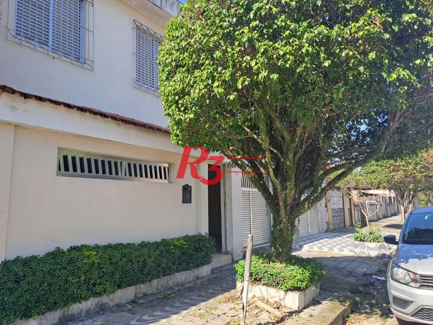 Sobrado com 3 dormitórios à venda, 146 m² por R$ 380.000,00 - Vila Cascatinha - São Vicente/SP