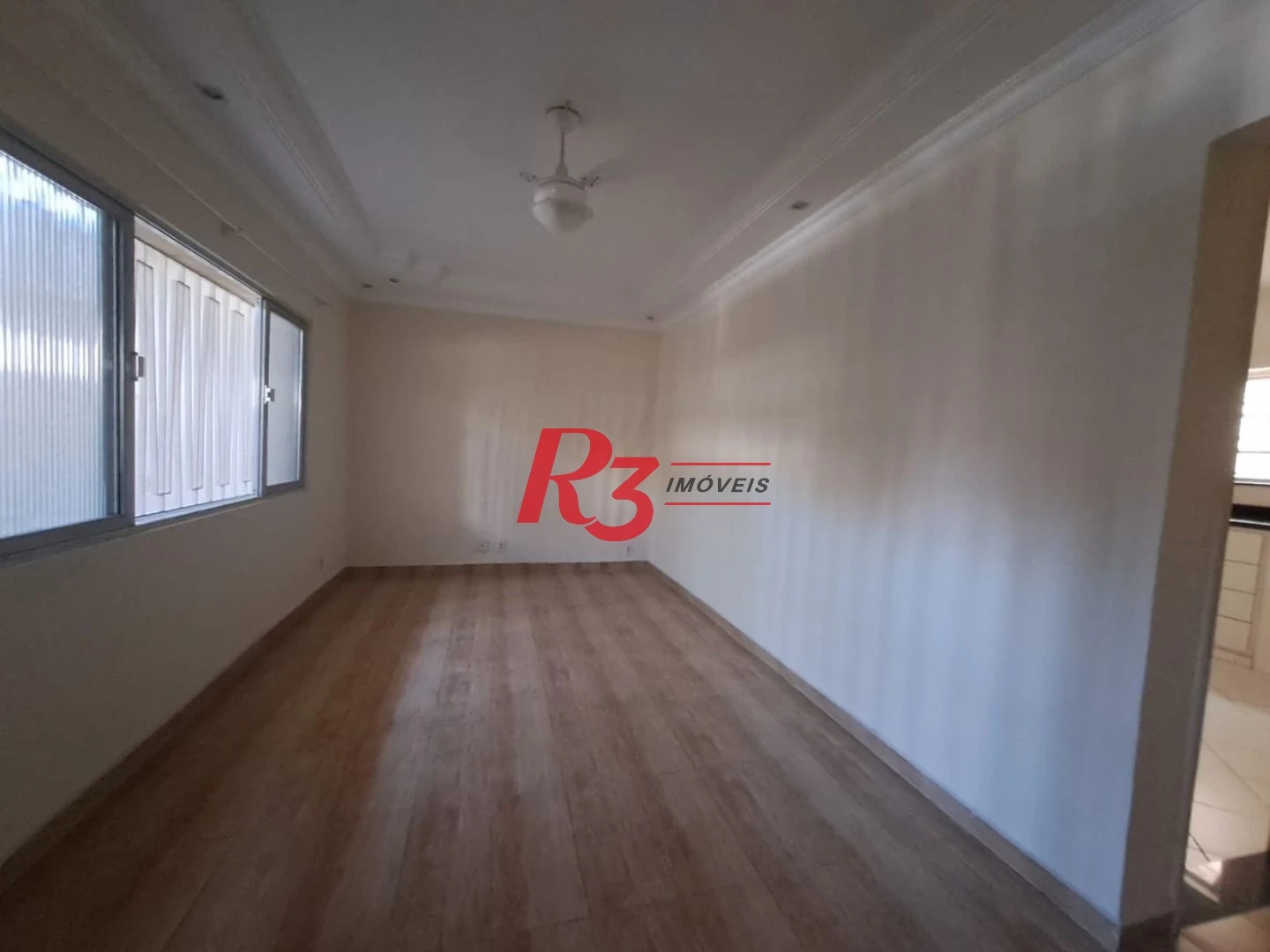 Sobrado com 3 dormitórios à venda, 146 m² por R$ 380.000,00 - Vila Cascatinha - São Vicente/SP