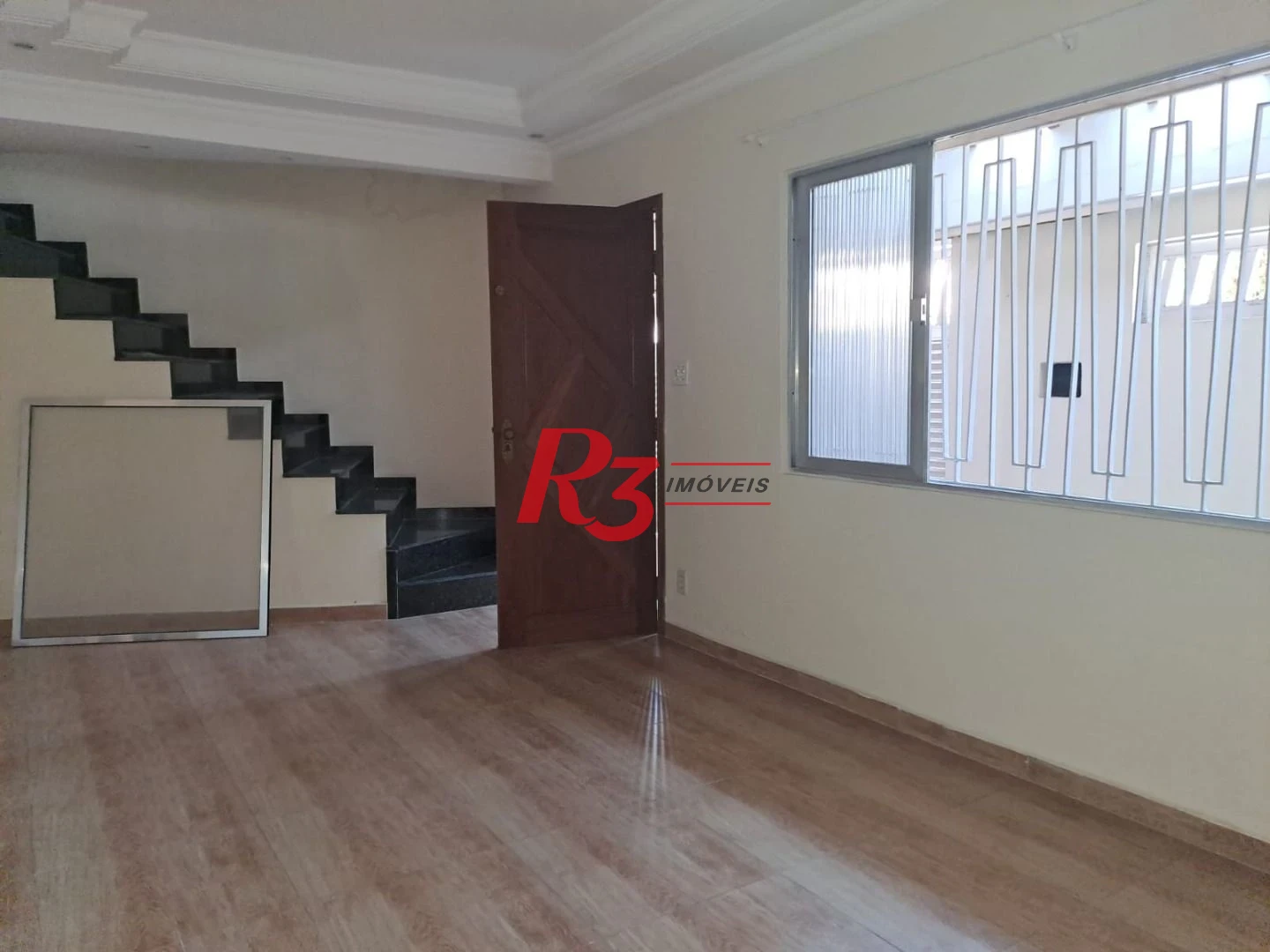 Sobrado com 3 dormitórios à venda, 146 m² por R$ 380.000,00 - Vila Cascatinha - São Vicente/SP