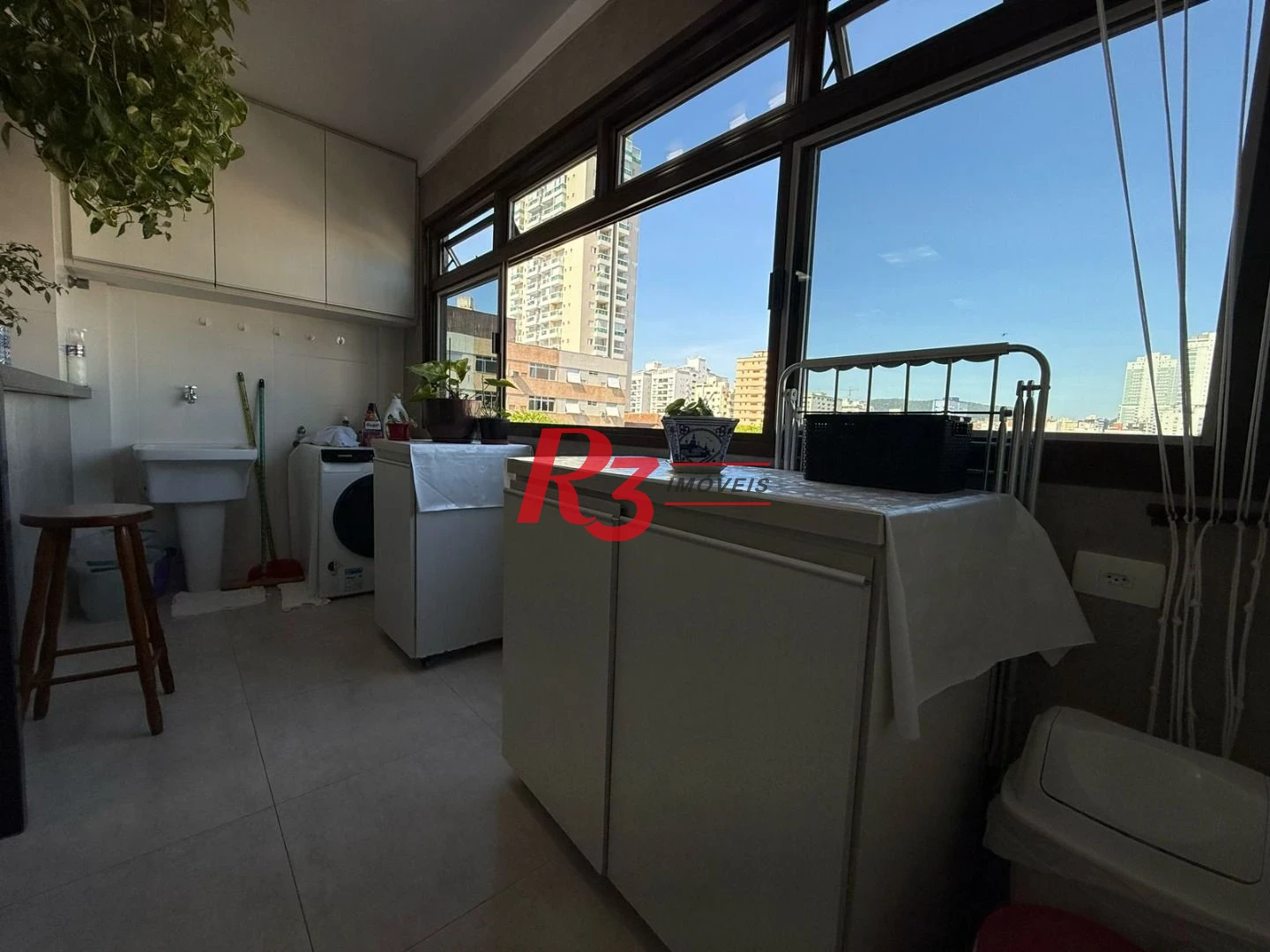 Apartamento com 3 dormitórios à venda, 148 m² por R$ 1.350.000,00 - Ponta da Praia - Santos/SP