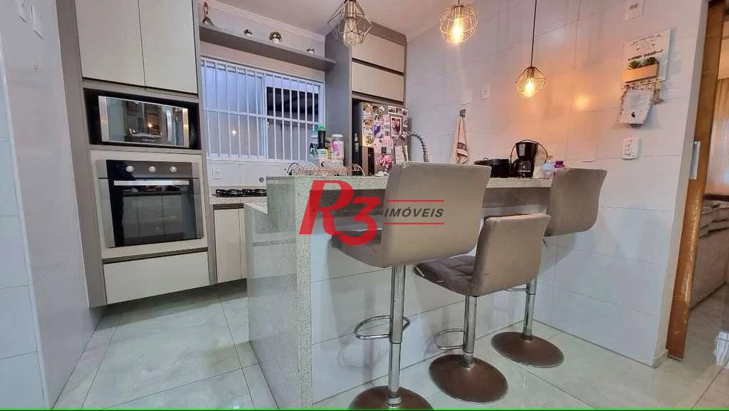 Casa com 3 dormitórios à venda, 150 m² por R$ 1.272.000,00 - Marapé - Santos/SP