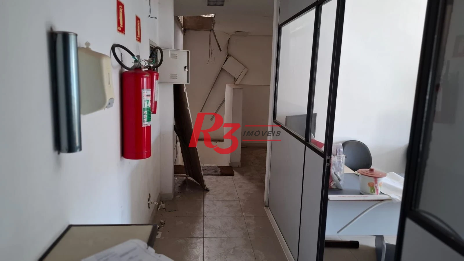 Prédio comercial à venda, 315 m² por R$ 450.000 - Estuário - Santos/SP