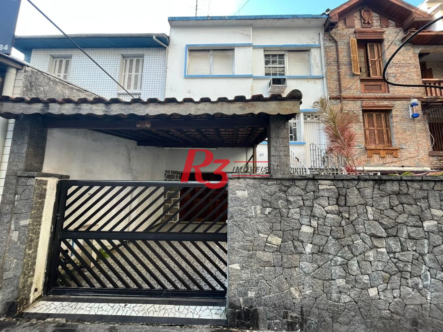 Casa com 3 dormitórios para alugar, 218 m² por R$ 8.565,24/mês - Embaré - Santos/SP