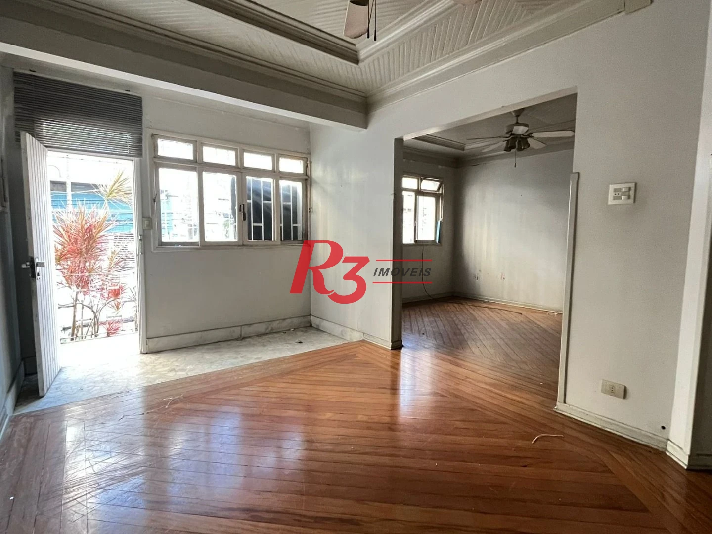 Casa com 3 dormitórios para alugar, 218 m² por R$ 8.565,24/mês - Embaré - Santos/SP