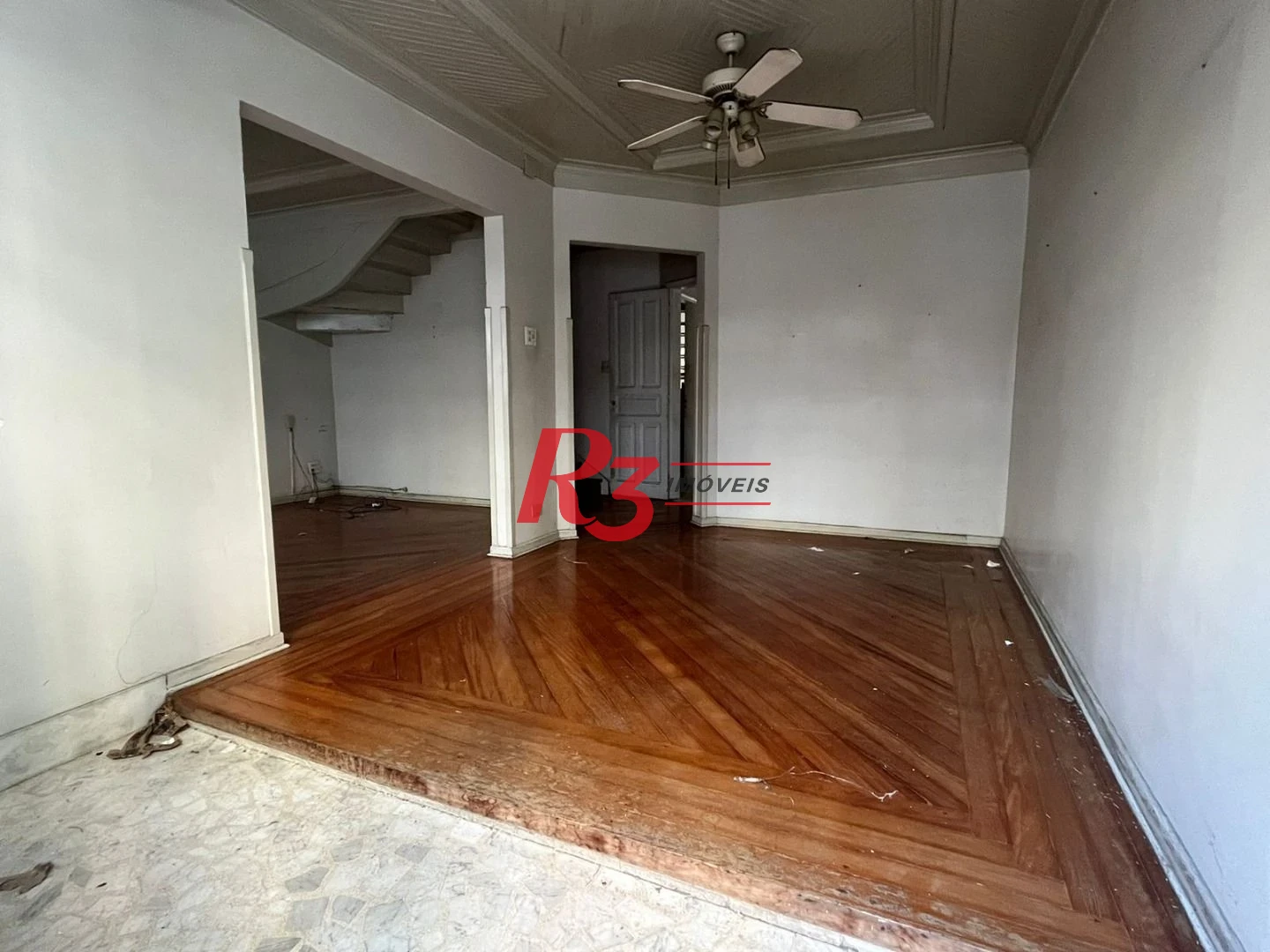 Casa com 3 dormitórios para alugar, 218 m² por R$ 8.565,24/mês - Embaré - Santos/SP