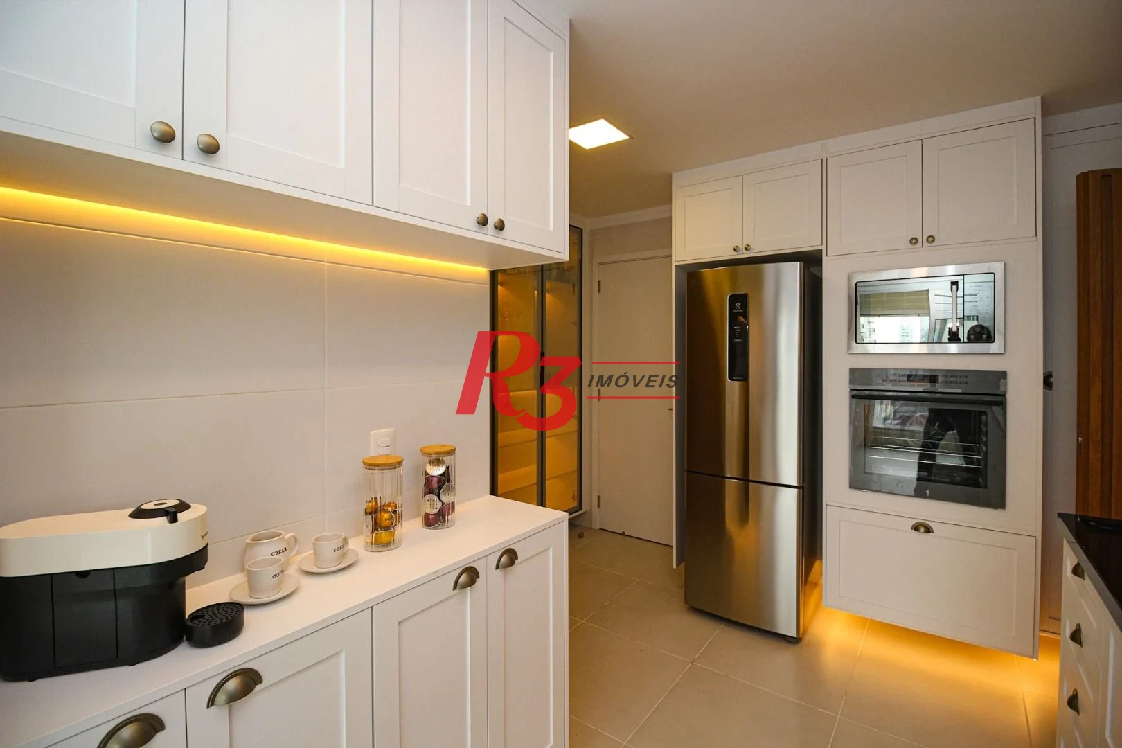 Apartamento com 3 dormitórios à venda, 101 m² por R$ 2.200.000,00 - Gonzaga - Santos/SP