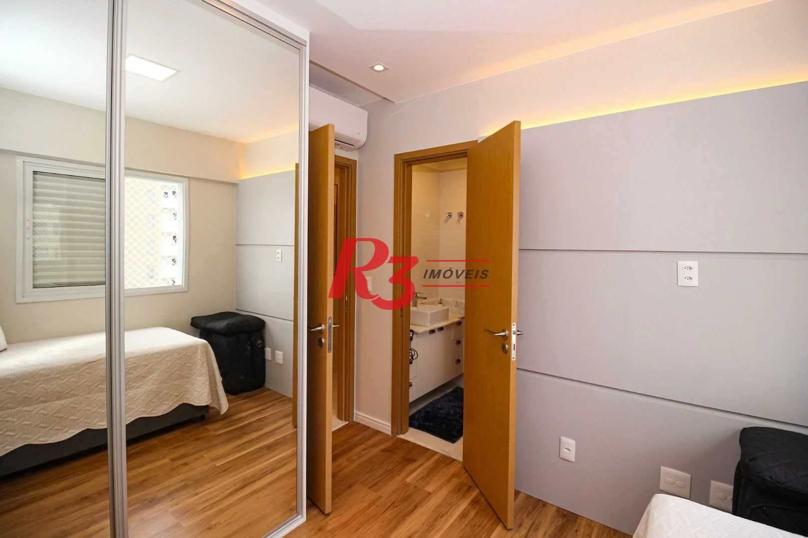 Apartamento com 3 dormitórios à venda, 101 m² por R$ 2.200.000,00 - Gonzaga - Santos/SP