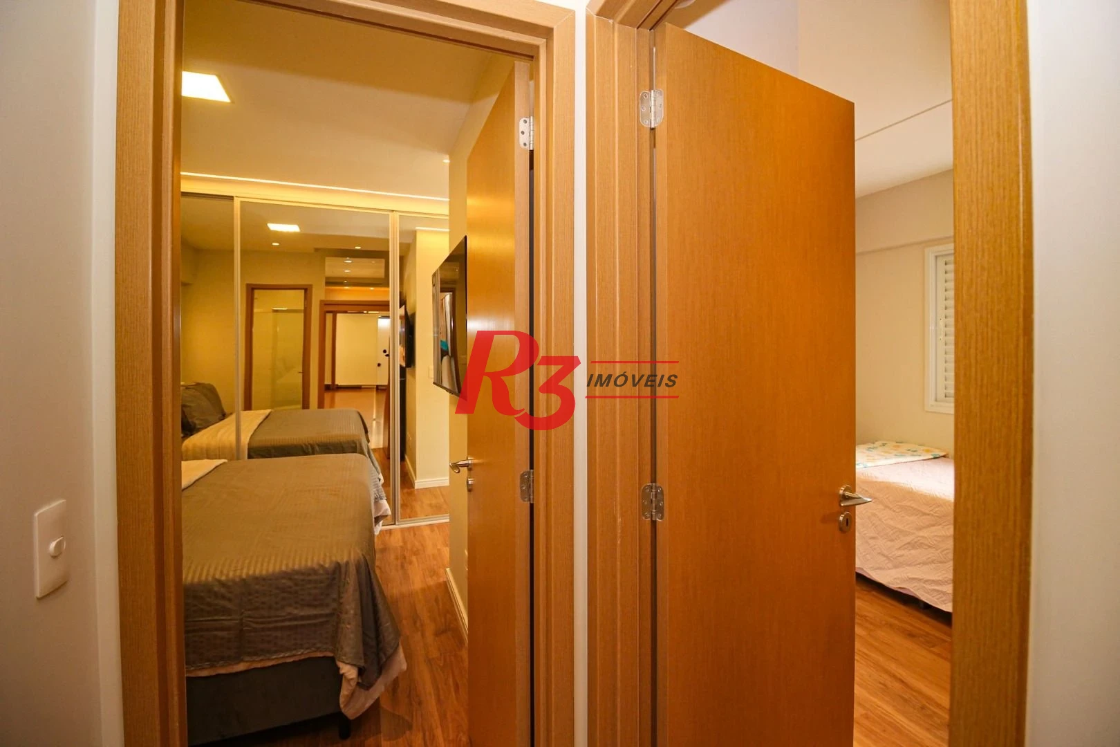 Apartamento com 3 dormitórios à venda, 101 m² por R$ 2.200.000,00 - Gonzaga - Santos/SP